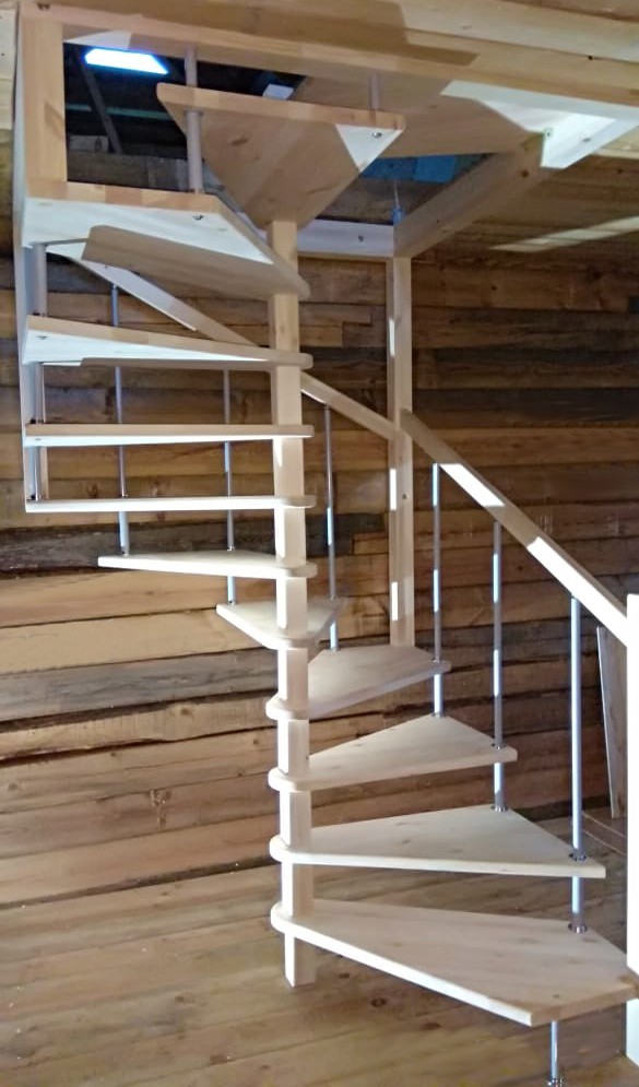 Деревянная межэтажная лестница ЛЕС-10 (поворот 360°) Деревянная межэтажная лестница ЛЕС-10 (поворот 360°)